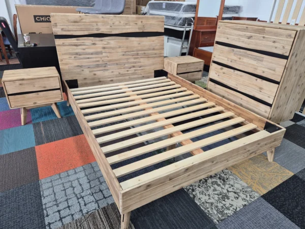 Queen Bed Set used like new