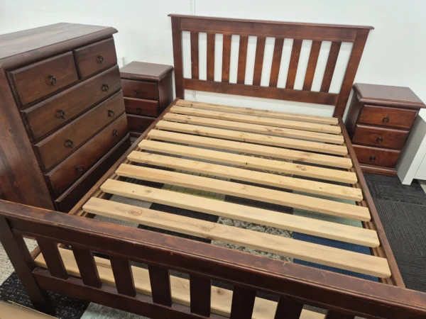 New aQueen Bed set