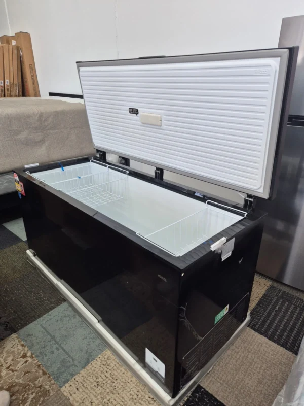 CHiQ 500L Hybrid Chest Freezer brand new