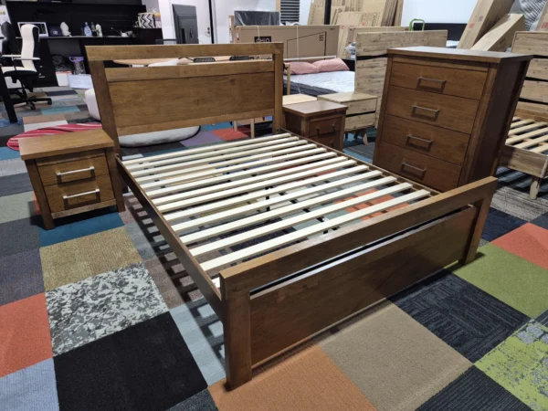Queen Bed Set used like new