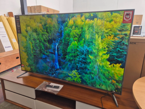CHiQ 75-Inch 4K Ultra HD Smart TV