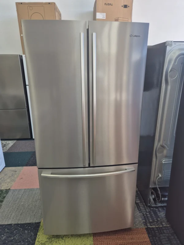 Westinghouse 510L Fridge used like new