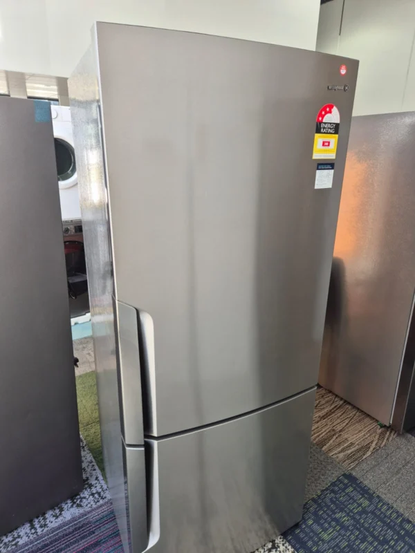 Westinghouse 454L Fridge – Used Like New