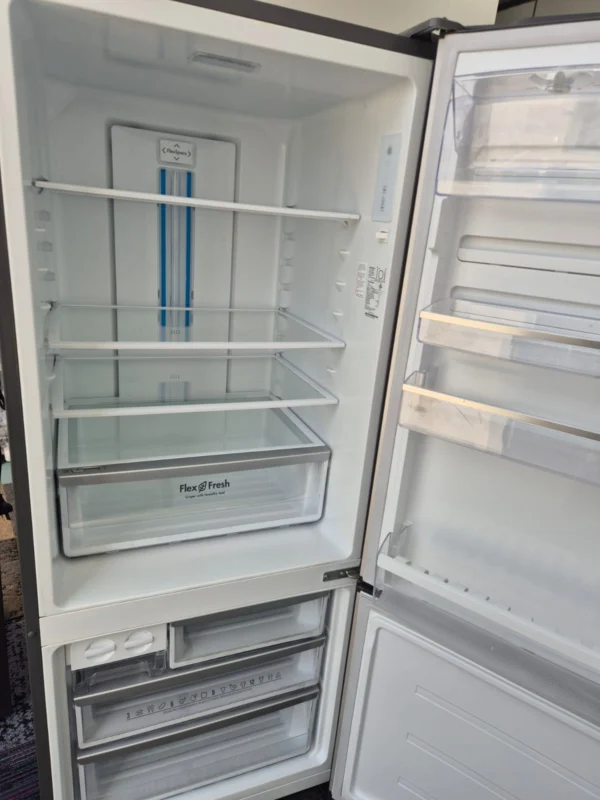 Westinghouse 454L Fridge Like New
