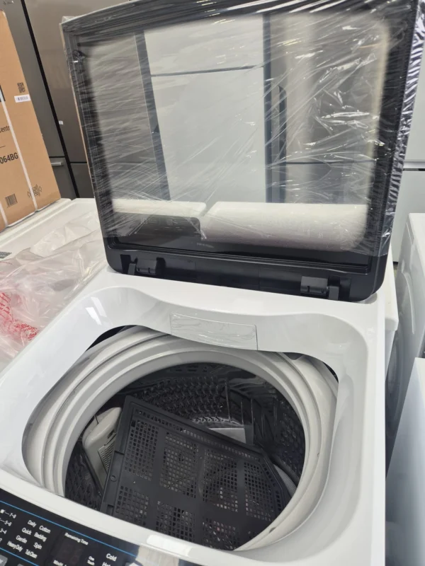 CHiQ 8kg Top Loader Washing Machine brand new Family Size