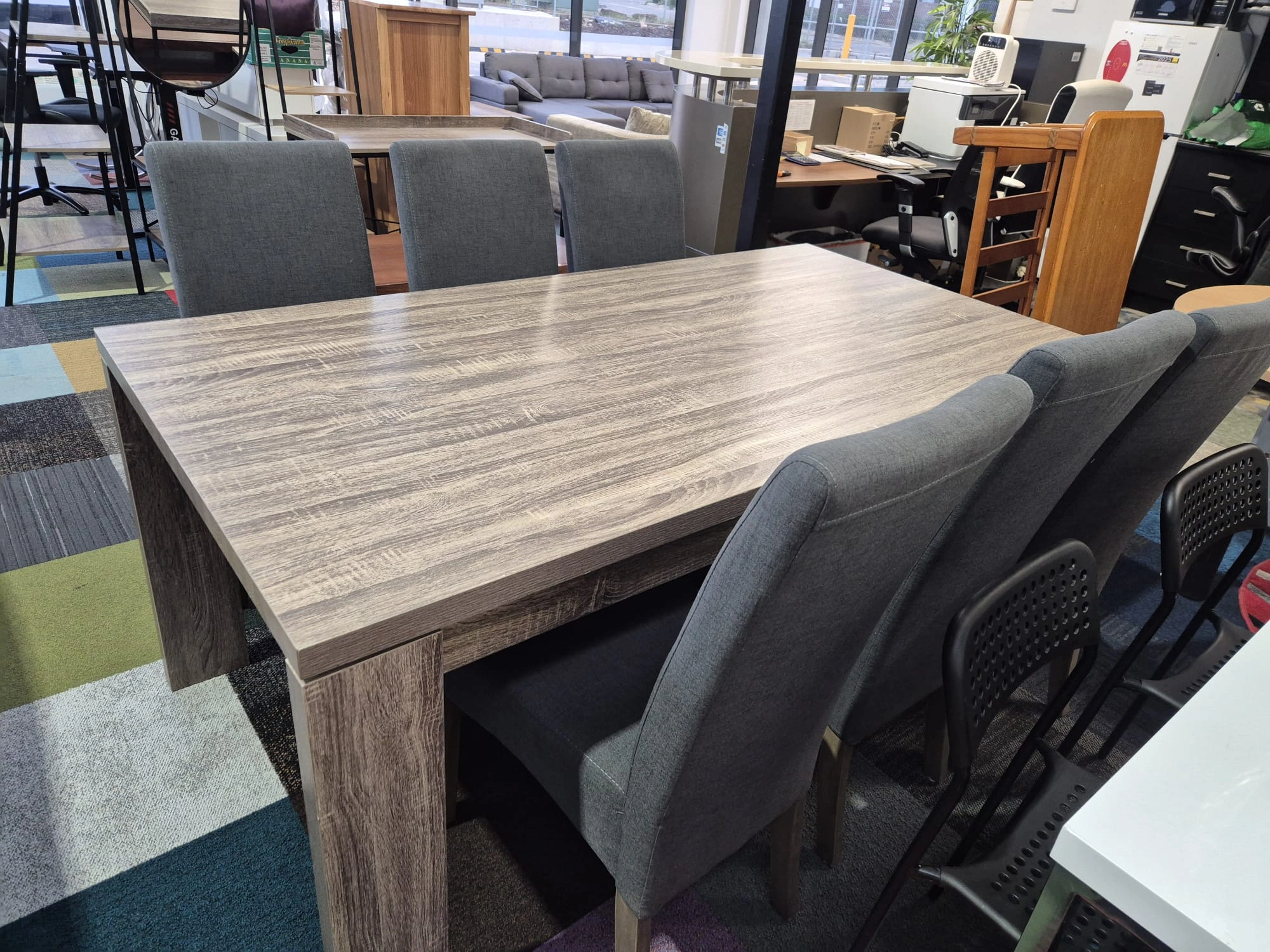 Elegant Dining Table With 6 Chairs - Used Like New