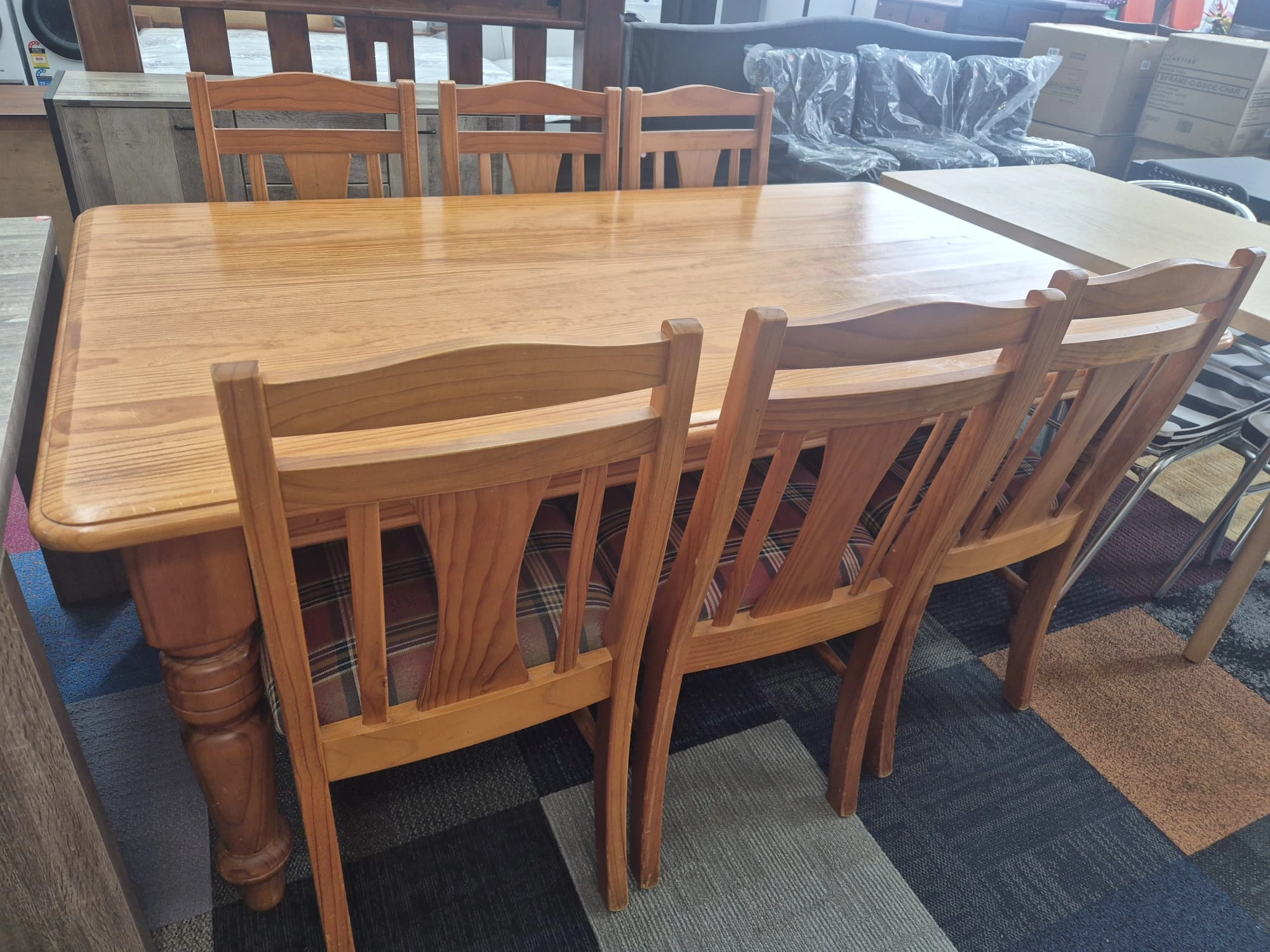 Solid Wooden Dining Table With 6 Chairs like new