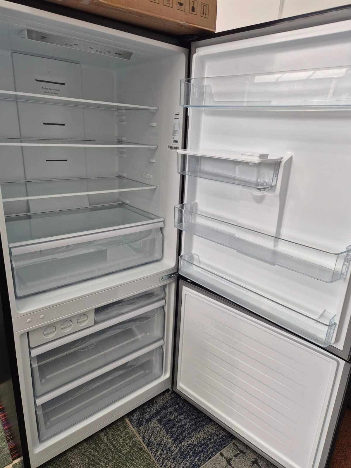 Hisense 482L Black Refrigerator - Used Like New