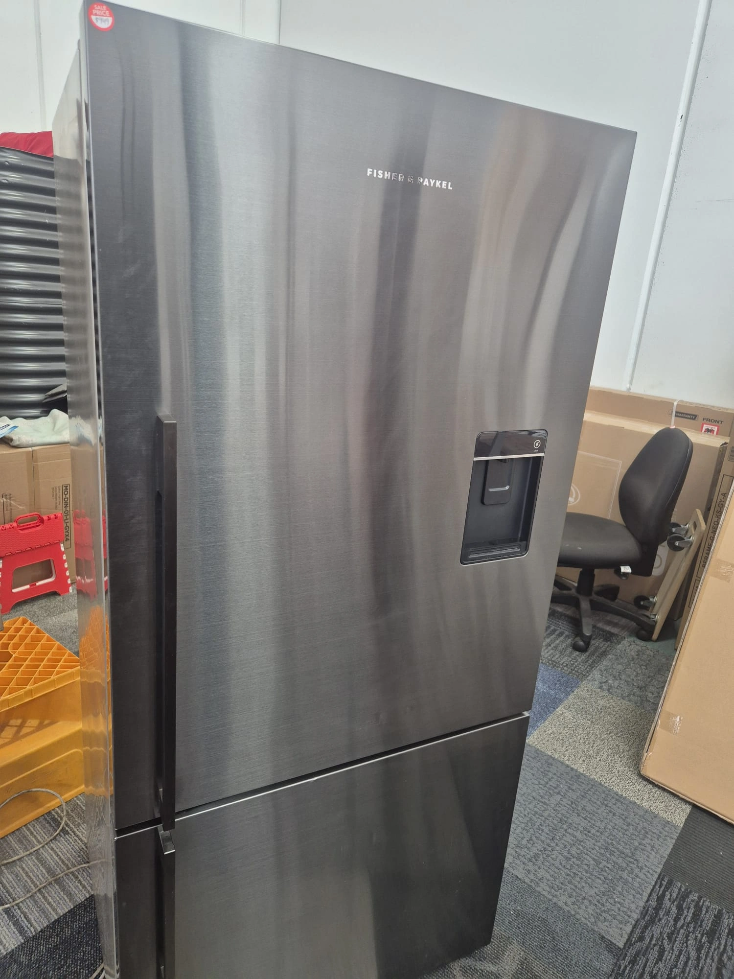 Fisher & Paykel Fridge Ice Maker and Cold Water Like New