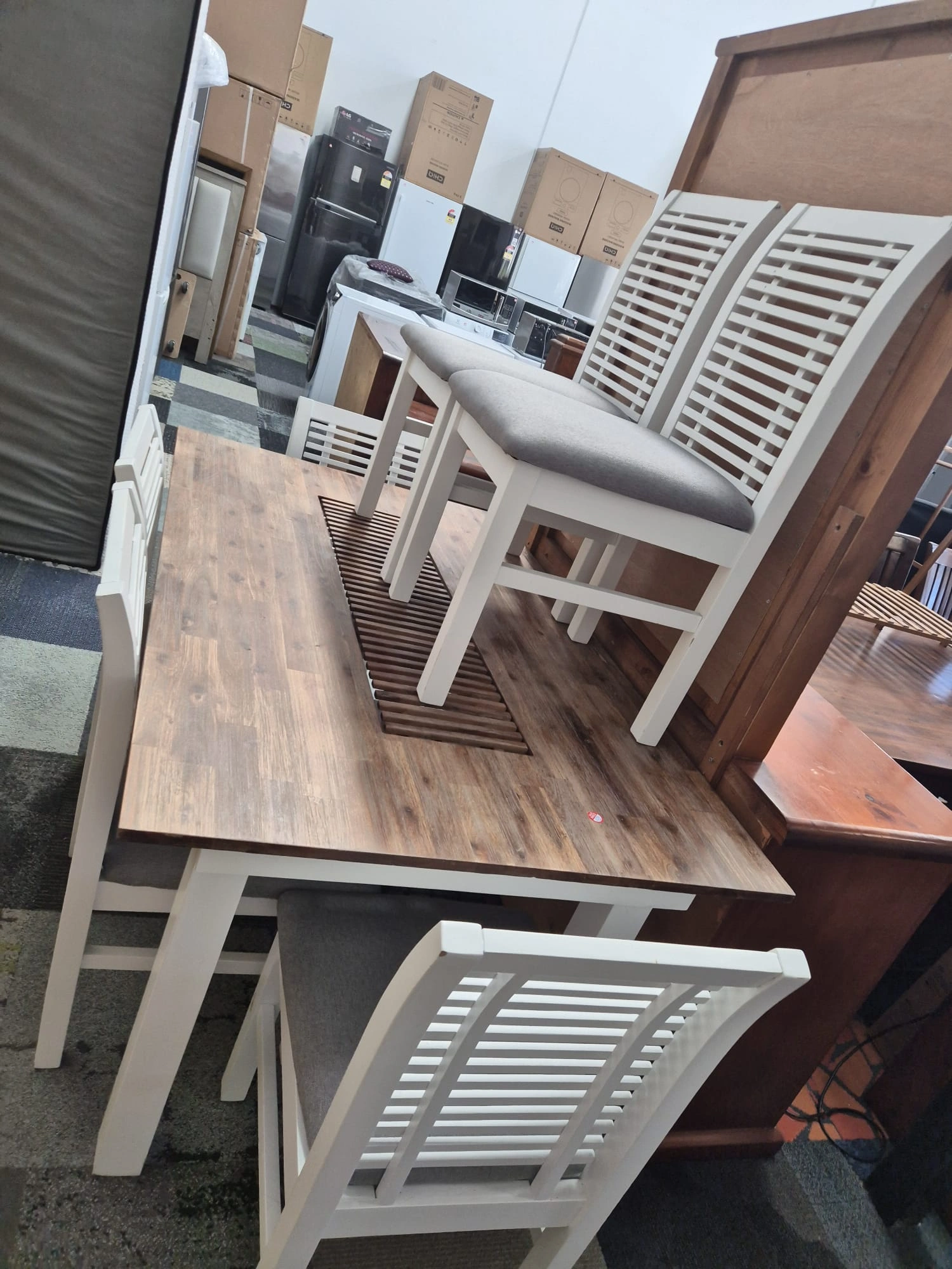 Dining Table with 6 Chairs Like New Condition