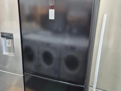 CHiQ 396L Black Refrigerator Used Like New