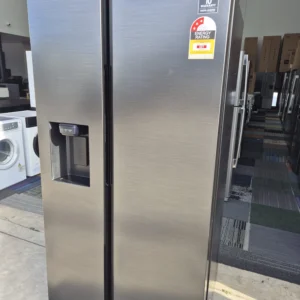Samsung 676L Non Plumbed Fridge with Ice Maker Used Like New