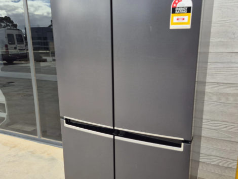LG 730L Refrigerator Used Like New 1 Year Warranty