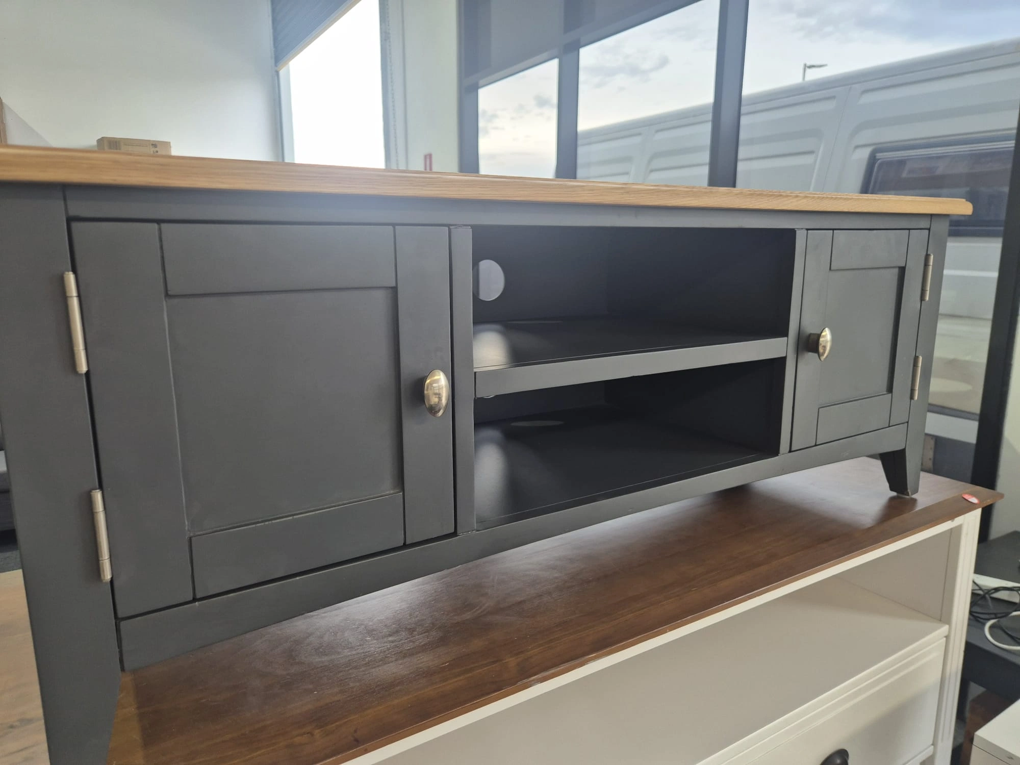 TV Unit Like New Modernand Functional