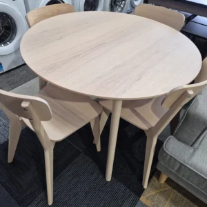 Dining Table with 4 Chairs Used Like New