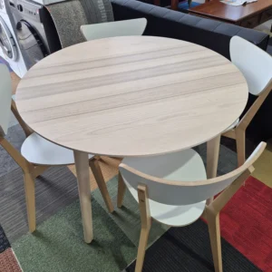 Dining Table with 4 Chairs Excellent Condition