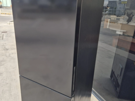 Hisense 417L Frost Free Fridge Like New 1 Year Warranty