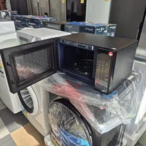 Samsung Black Microwave Beautiful Condition 1 Year Warranty