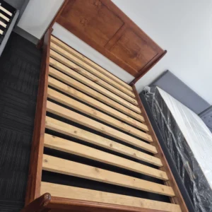 Queen Bed Excellent Condition Used Like New