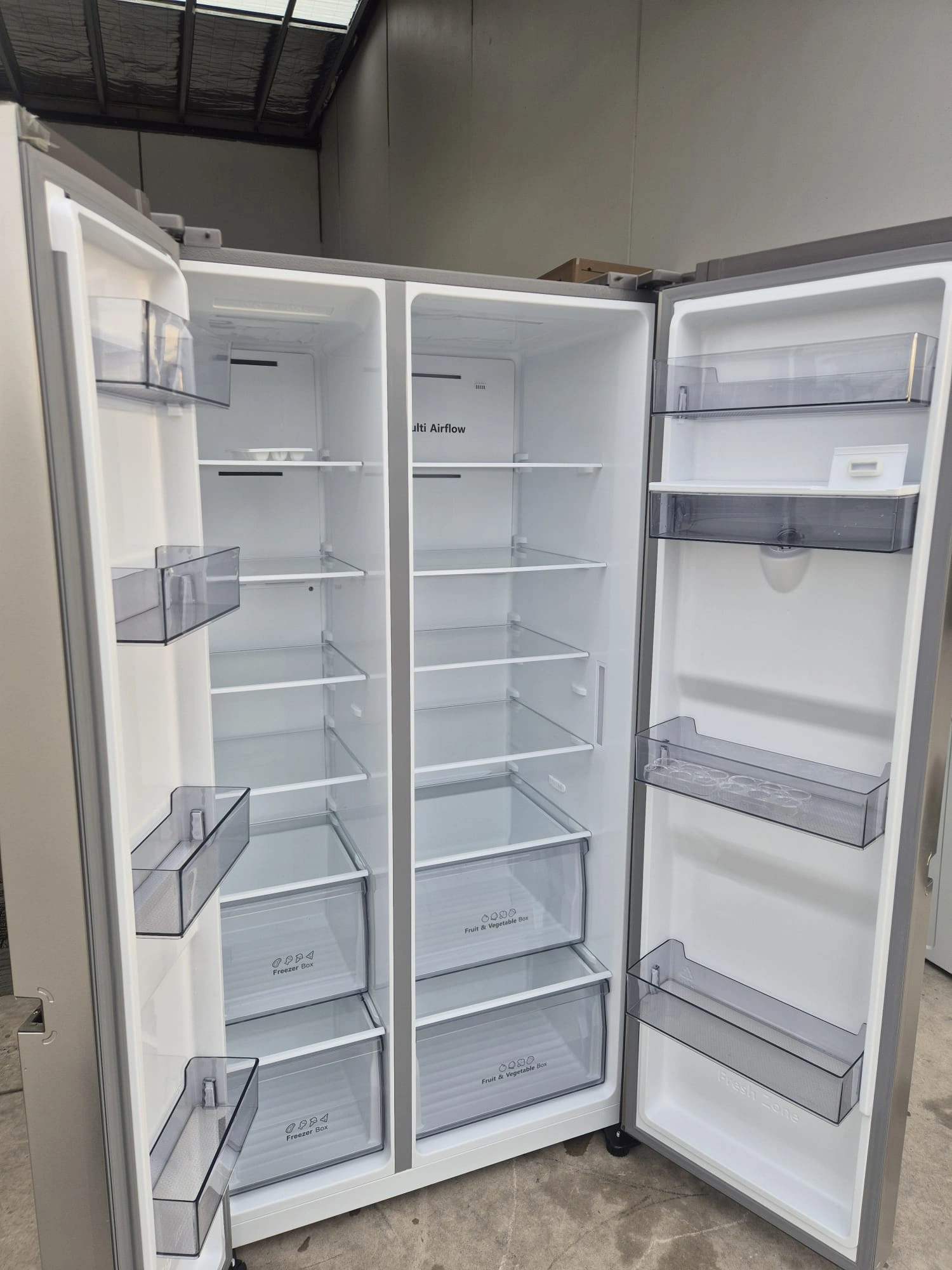 Hisense Side by Side Fridge 649L Like New