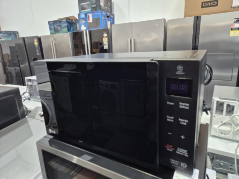 LG Microwave Oven Used Like New