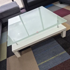 Coffee Table Used Like New Modern & Stylish