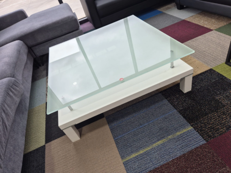 Coffee Table Used Like New Modern & Stylish