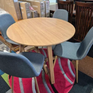 Dining Table with 4 Chairs Used Like New