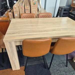 Dinning Table With 6 Chairs Like New