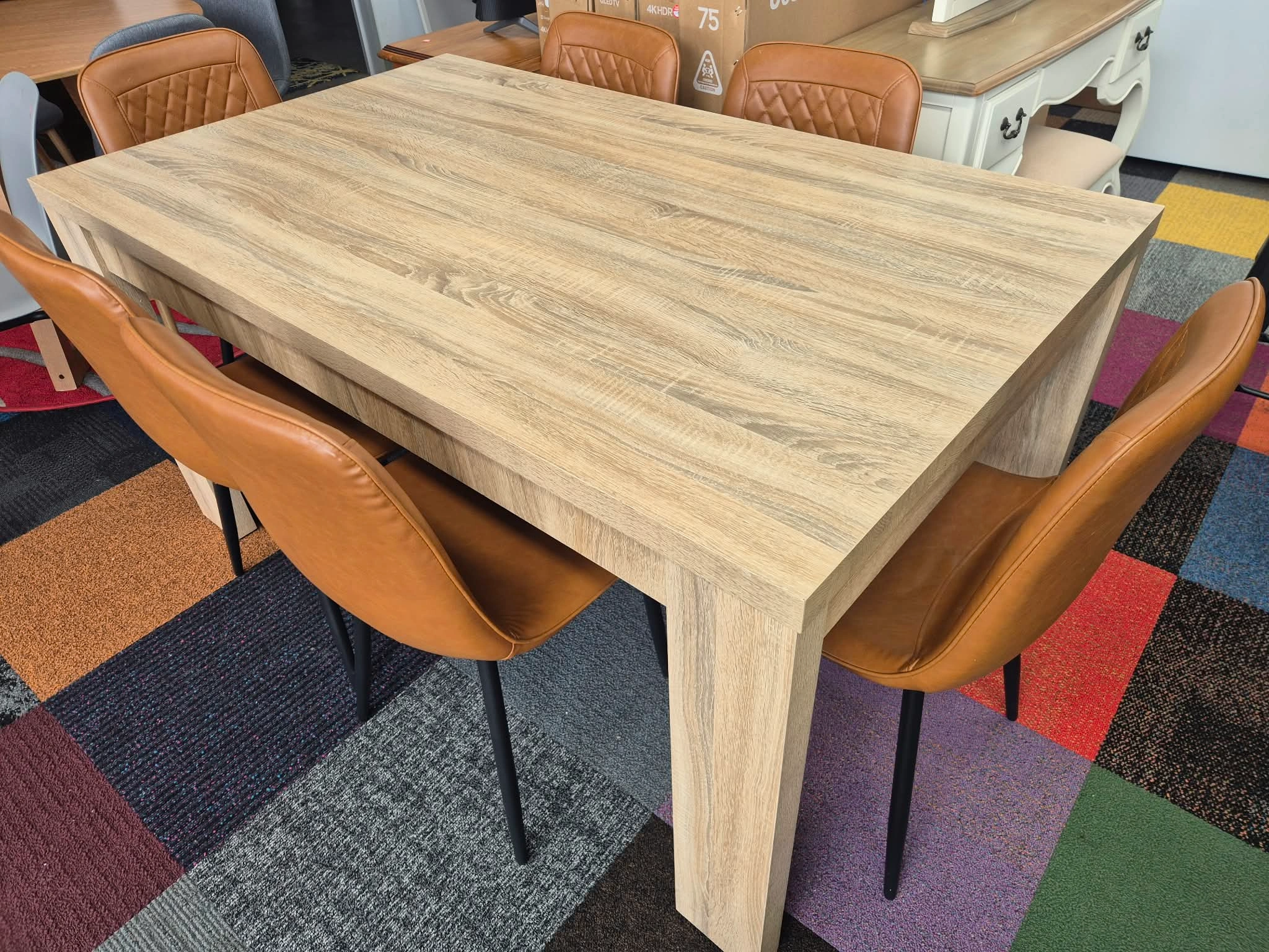 Dinning Table With 6 Chairs used Like New
